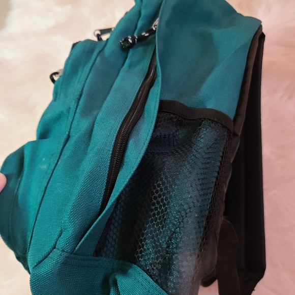 2 Backpacks - Picture 8 of 9